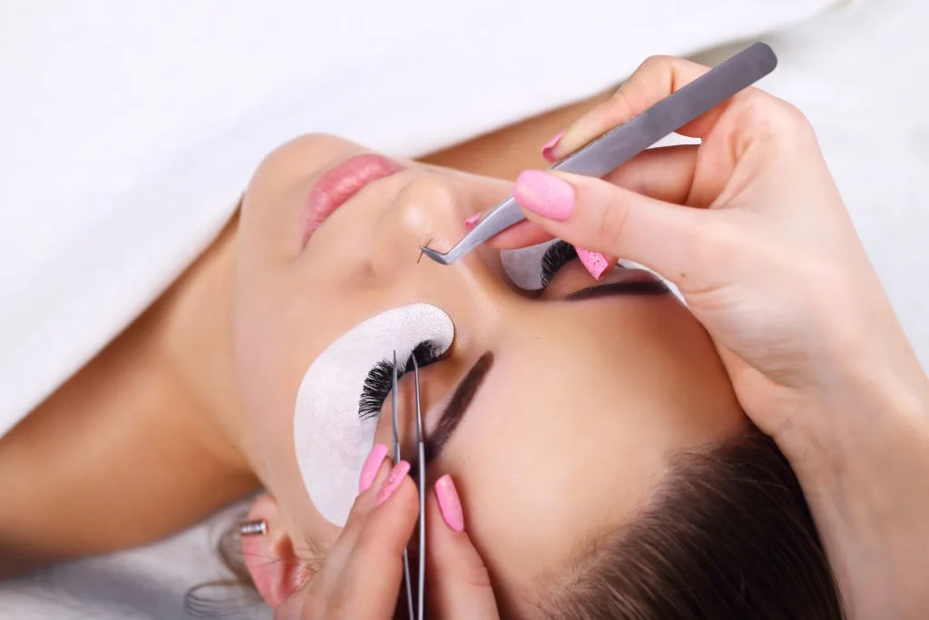 eyelash extenisons